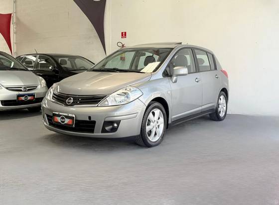 NISSAN TIIDA 1.8 SL 16V FLEX 4P AUTOMÁTICO NISSAN TIIDA 1.8 SL 16V FLEX 4P AUTOMÁTICO